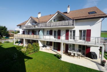 Grand appartement de 5.5 pièces en triplex dans immeuble en PPE
