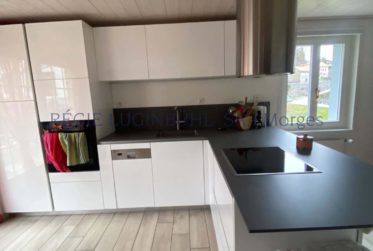 Bel appartement de 4.5 pièces en triplex au rez-de-chaussée